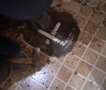 竹溪卫生间漏水维修公司为您分享下卫生间渗水如何处理及注意事项